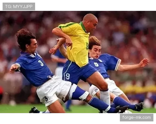 马尔蒂尼：足球传奇的精神引领新一代球员成长