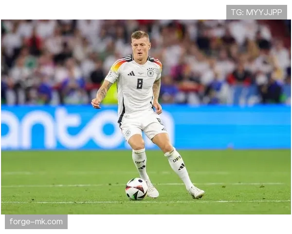 莫德里奇与克罗斯：皇马中场双核战术分工解析